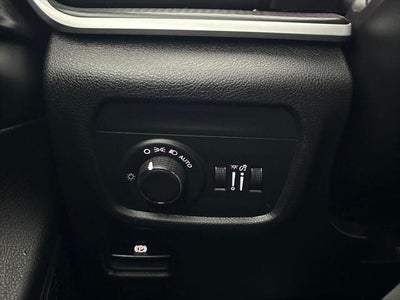2025 Jeep Grand Cherokee Laredo 4x2