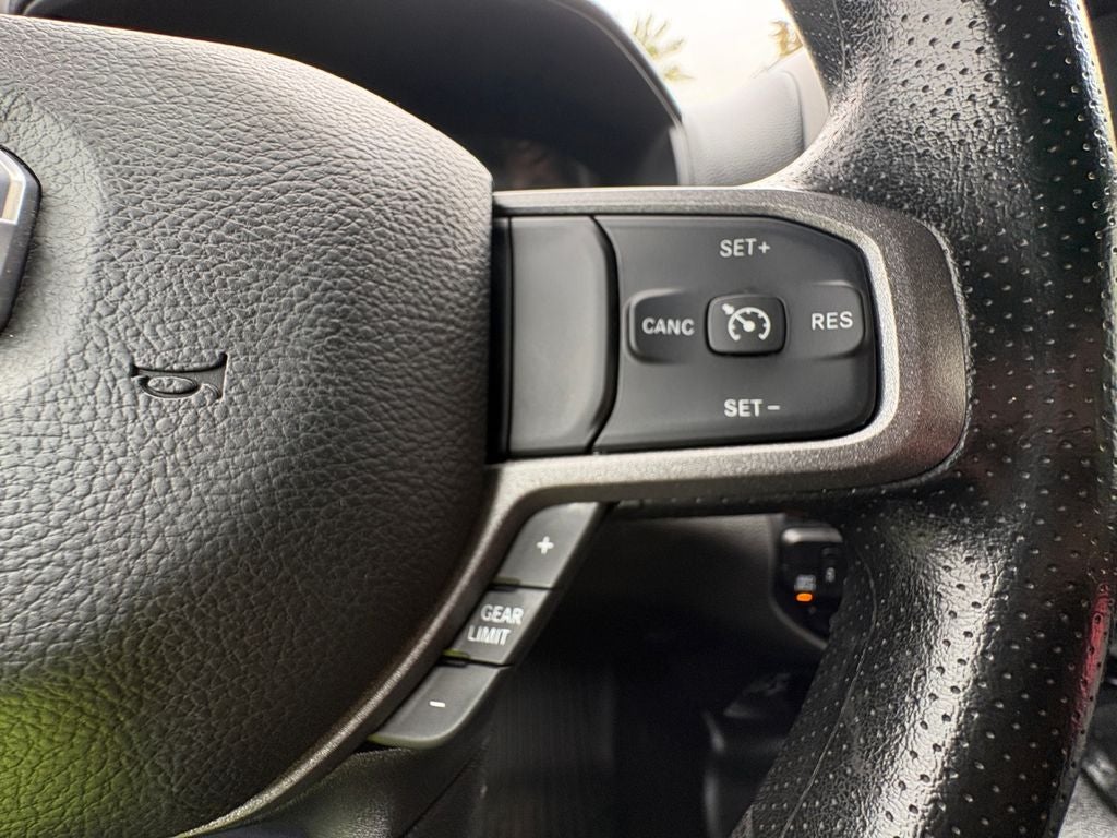 2022 RAM 1500 Tradesman Crew Cab 4x4 5'7' Box