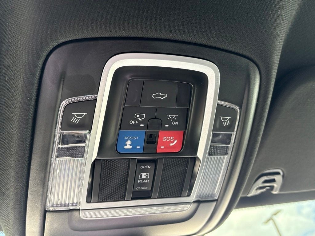 2024 RAM 1500 Limited Crew Cab 4x4 5'7' Box