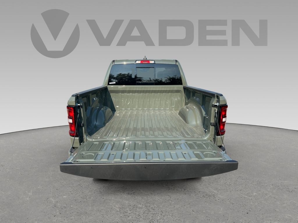 2026 RAM 1500 Laramie Crew Cab 4x4 5'7' Box