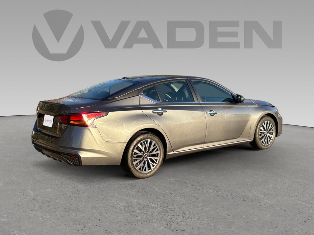 2023 Nissan Altima SV FWD