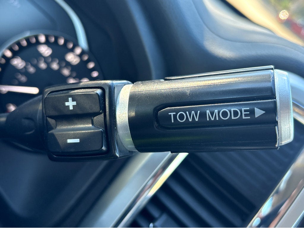 2020 Nissan Titan SV