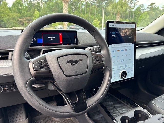 2022 Ford Mustang Mach-E Select