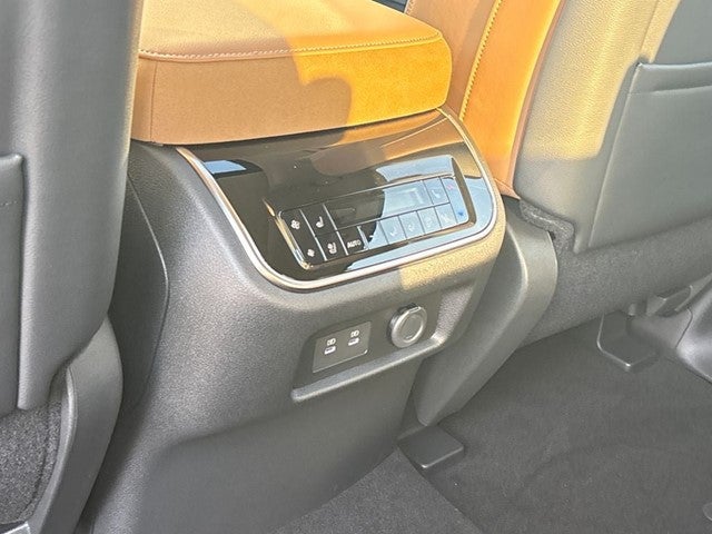 2027 INFINITI QX80 Luxe 2WD