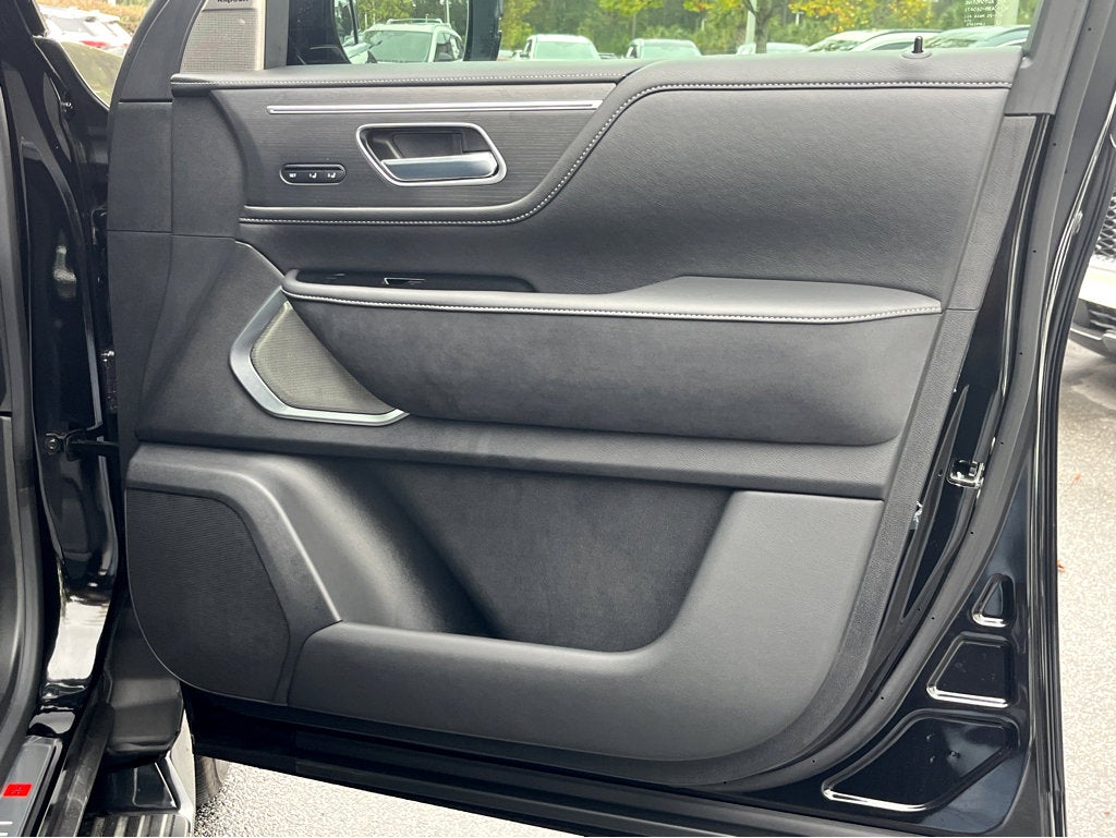 2025 INFINITI QX80 Sensory 4WD