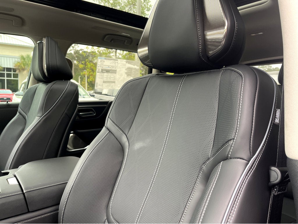 2025 INFINITI QX80 Sensory 4WD