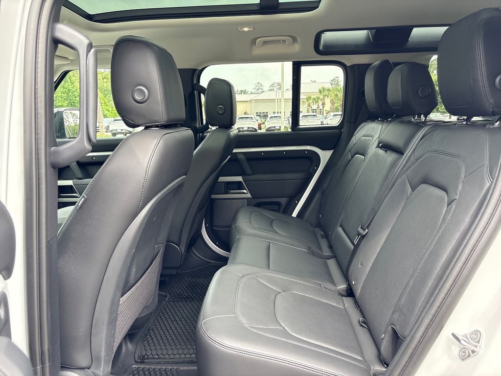 2024 Land Rover Defender 110 SE