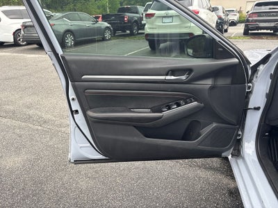 2023 Nissan Altima SR