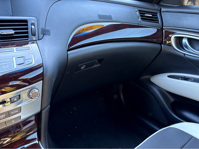 2015 INFINITI Q70 3.7