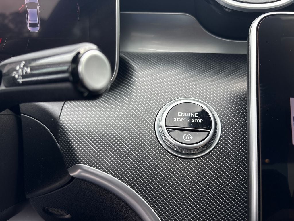 2025 Mercedes-Benz C-Class Sedan C 300 - Photo 13