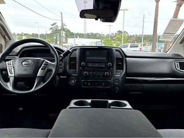 2023 Nissan Titan SV