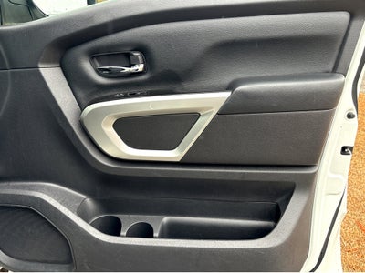 2023 Nissan TITAN Crew Cab SV