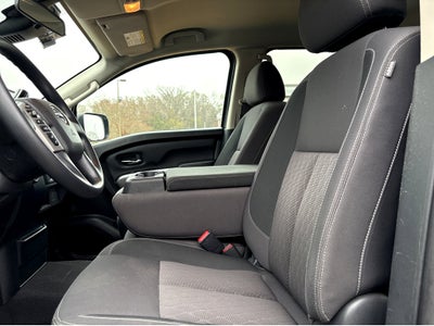 2023 Nissan TITAN Crew Cab SV