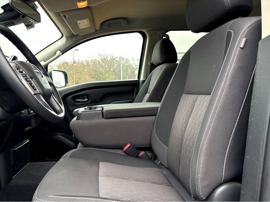 2023 Nissan TITAN Crew Cab SV