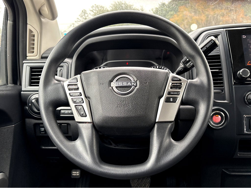 2023 Nissan TITAN Crew Cab SV