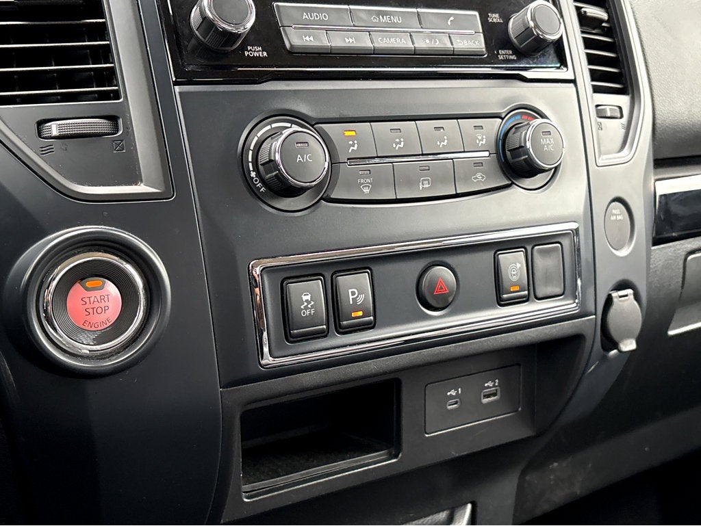 2023 Nissan TITAN Crew Cab SV