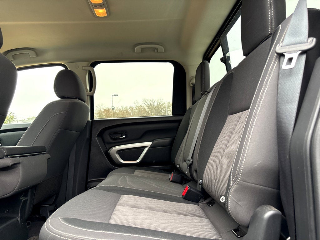 2023 Nissan TITAN Crew Cab SV