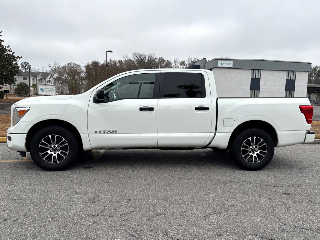 2023 Nissan TITAN Crew Cab SV