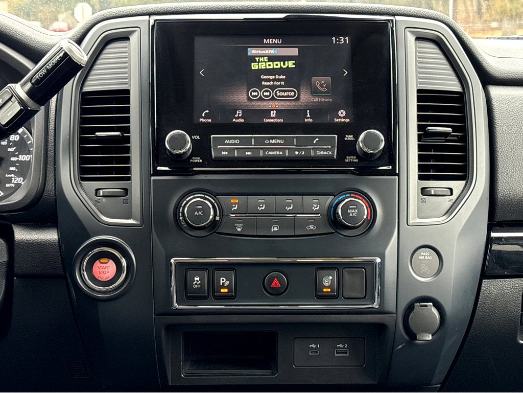 2023 Nissan TITAN Crew Cab SV