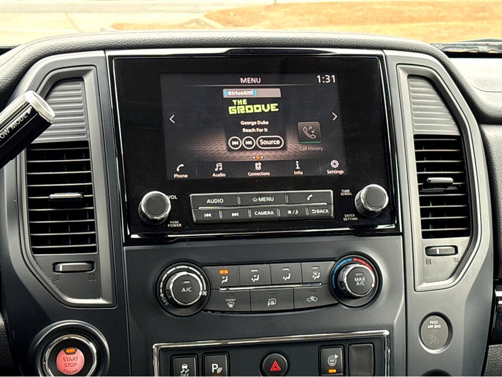 2023 Nissan TITAN Crew Cab SV