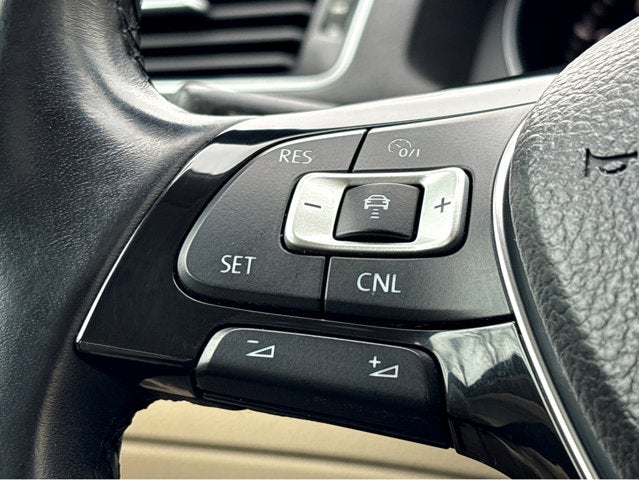 2018 Volkswagen Passat 2.0T SE w/Technology