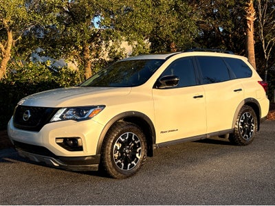 2020 Nissan Pathfinder SL