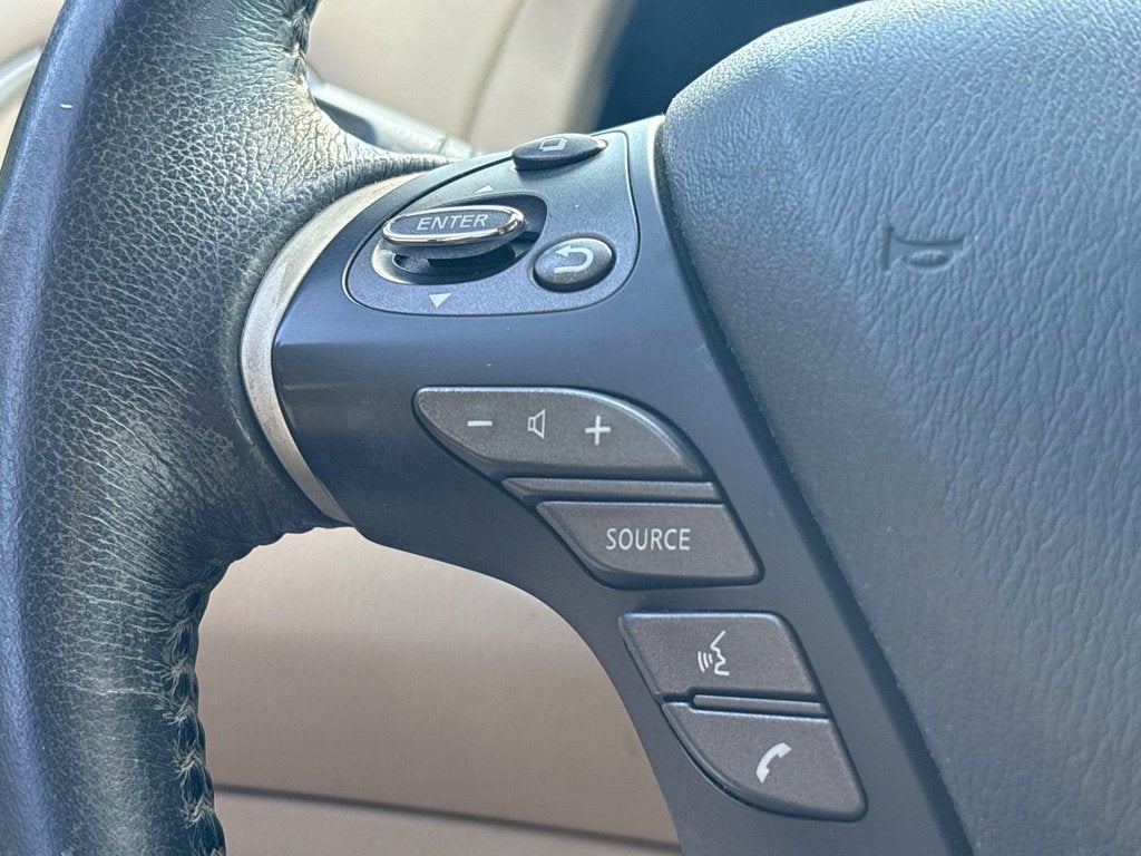 2017 Nissan Pathfinder SL