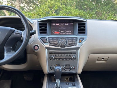 2017 Nissan Pathfinder SL
