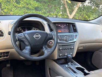 2017 Nissan Pathfinder SL