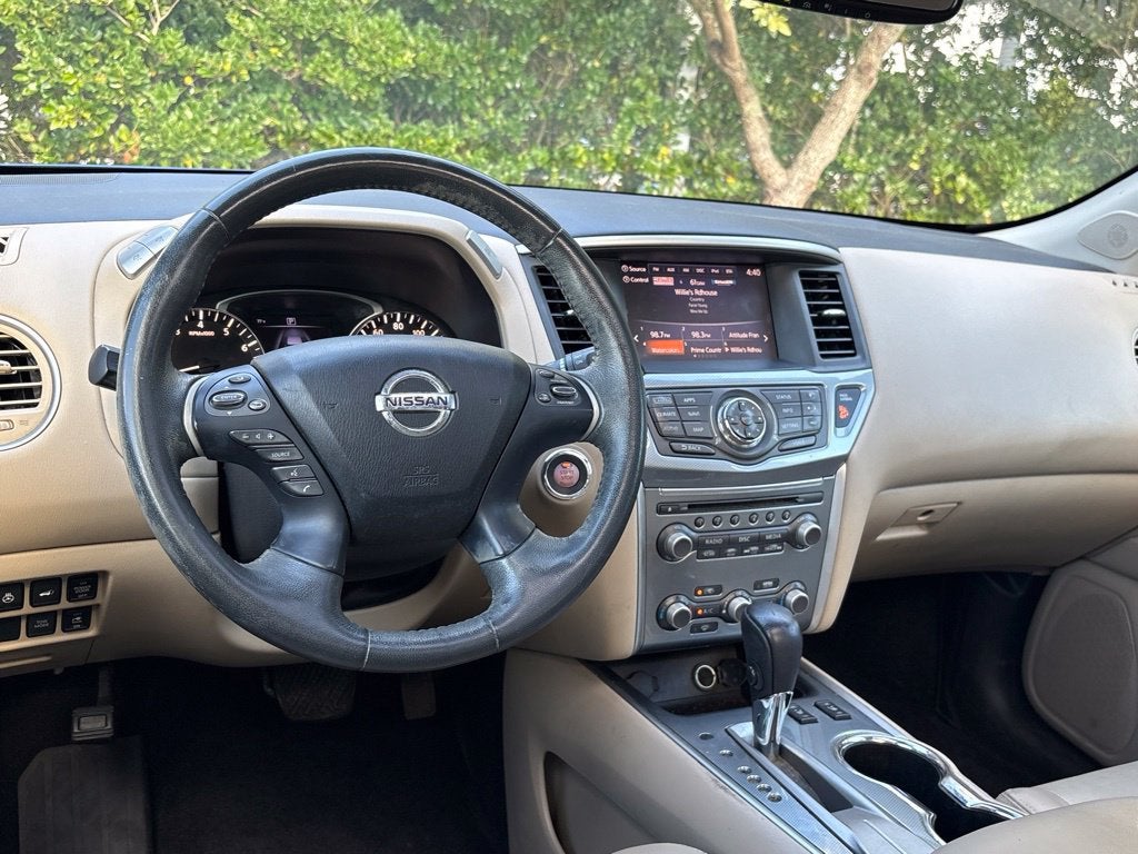 2017 Nissan Pathfinder SL