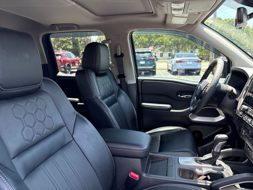 2025 Nissan Frontier SL