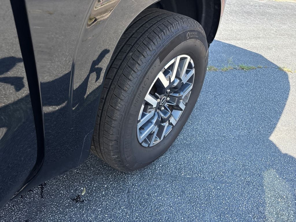 2025 Nissan Frontier SL