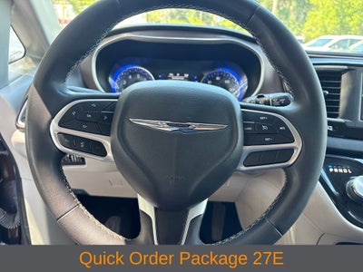 2022 Chrysler Voyager LX