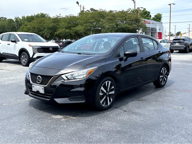 2022 Nissan Versa SR