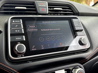 2022 Nissan Versa SR