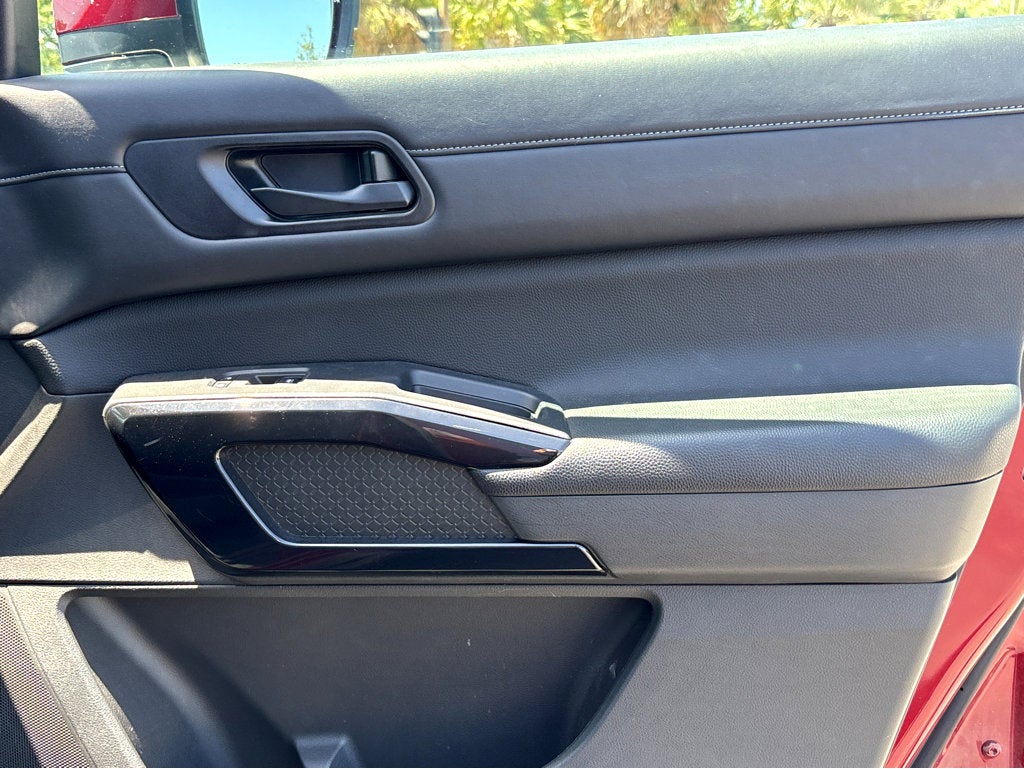 2023 Nissan Pathfinder SV