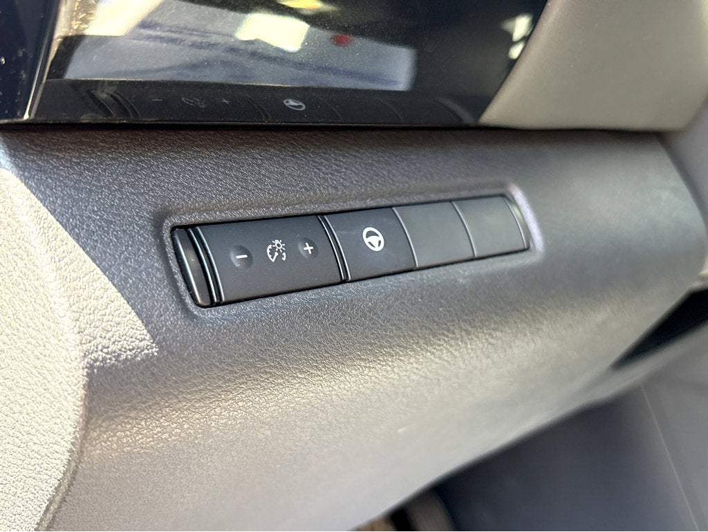 2023 Nissan Pathfinder SV