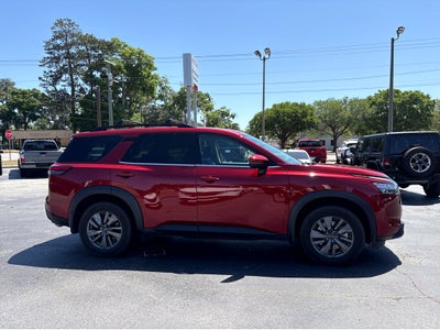 2023 Nissan Pathfinder SV