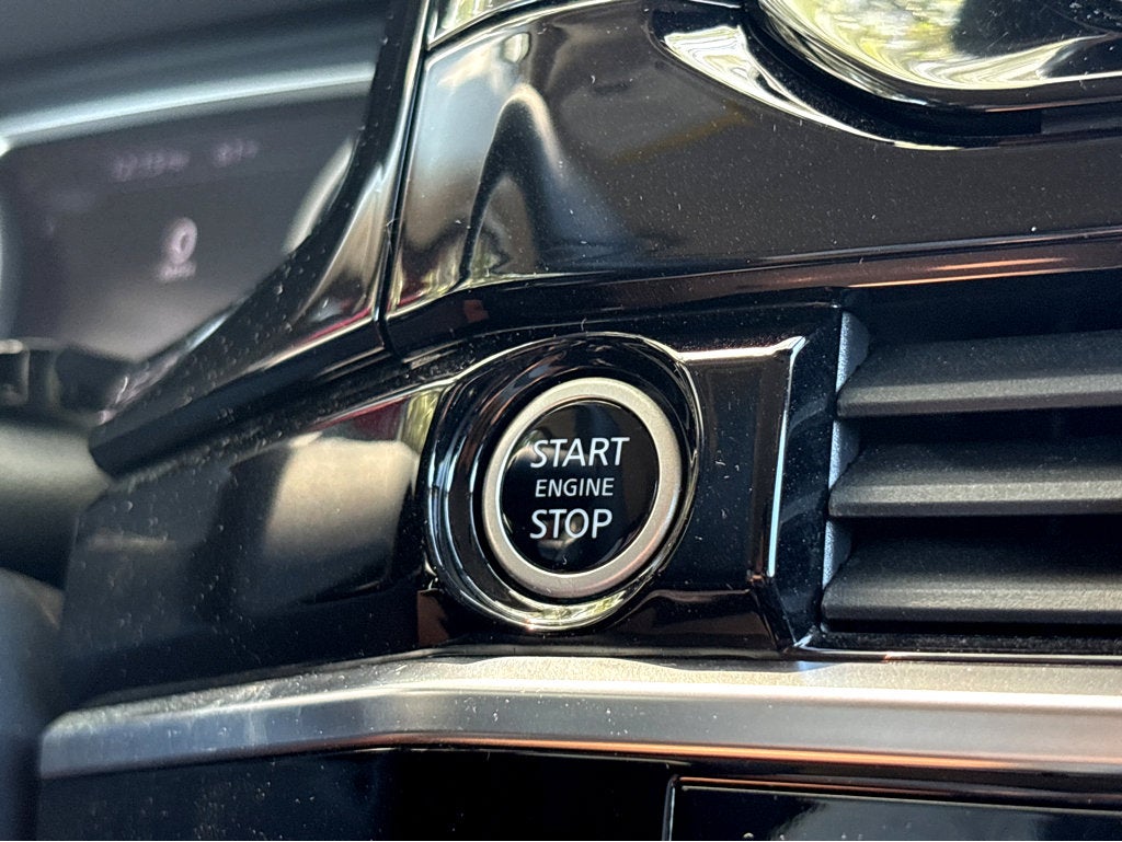 2023 Nissan Pathfinder SV