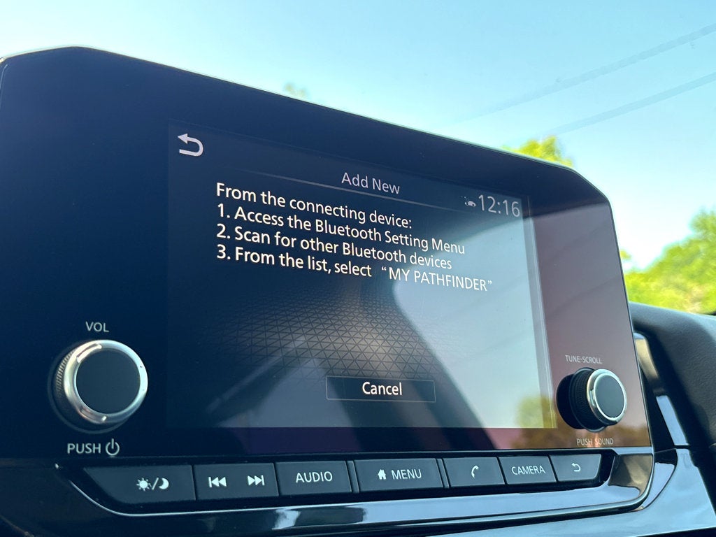 2023 Nissan Pathfinder SV