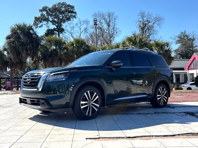 2023 Nissan Pathfinder Platinum