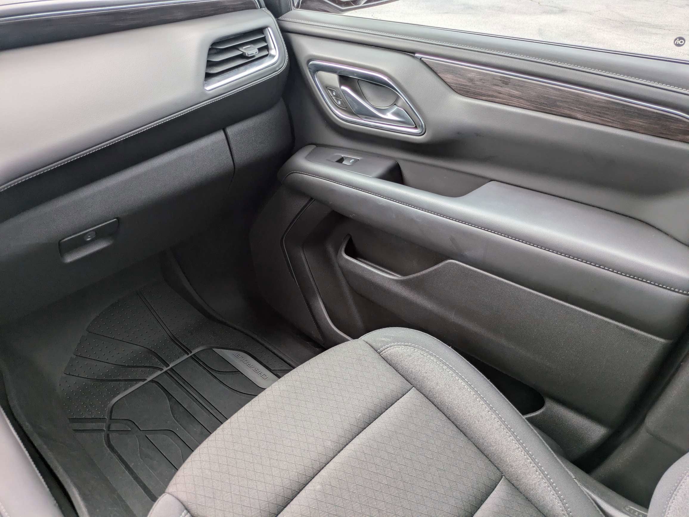 2024 Chevrolet Suburban LS