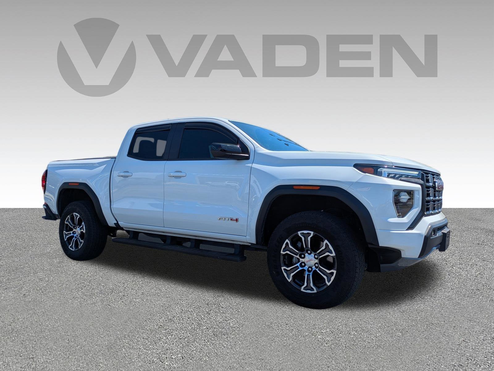 2024 GMC Canyon 4WD AT4