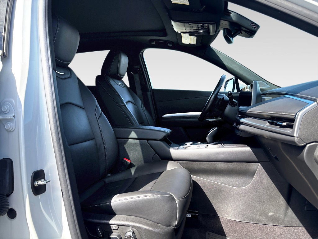 2024 Cadillac XT4 FWD Premium Luxury