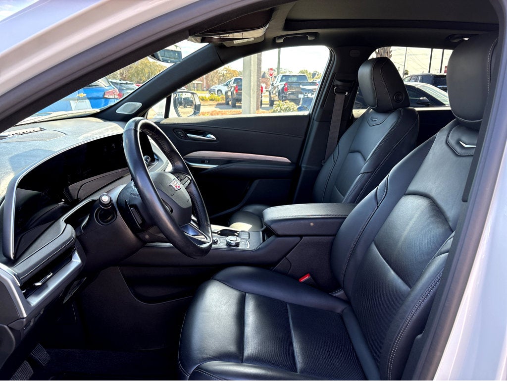 2024 Cadillac XT4 FWD Premium Luxury