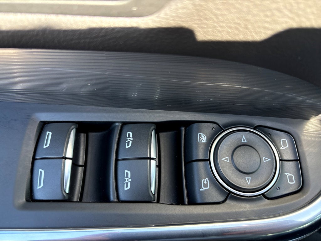 2024 Cadillac XT4 FWD Premium Luxury