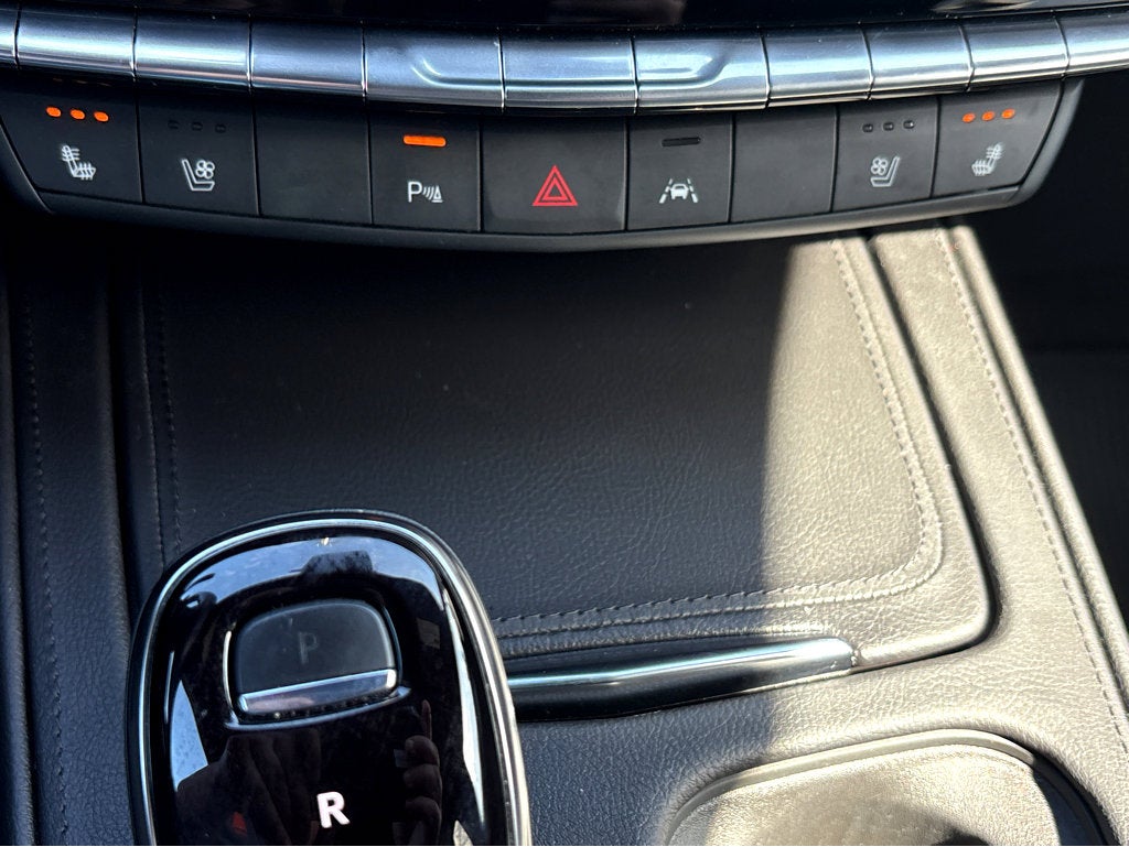 2024 Cadillac XT4 FWD Premium Luxury