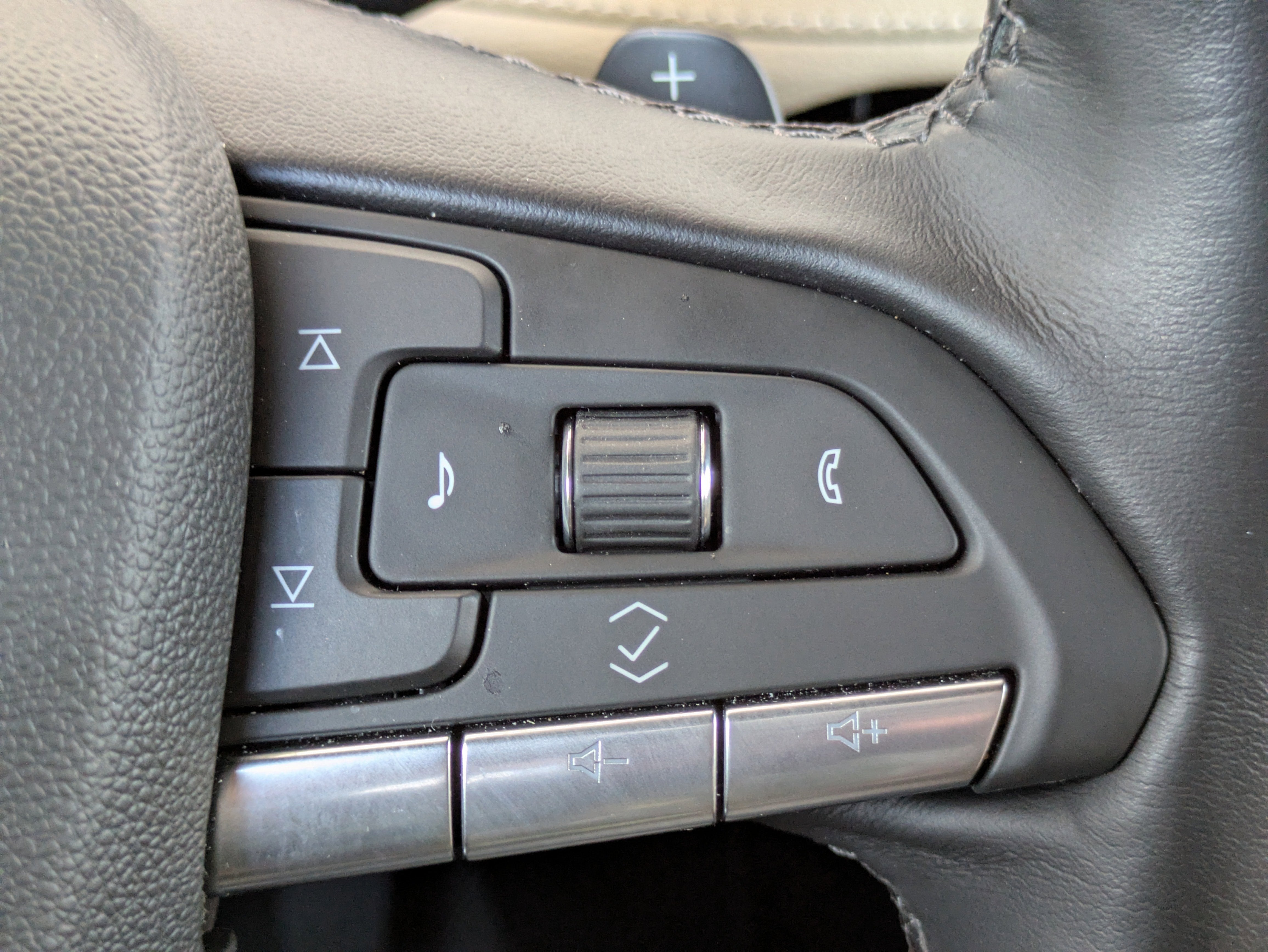 2024 Cadillac XT4 FWD Premium Luxury