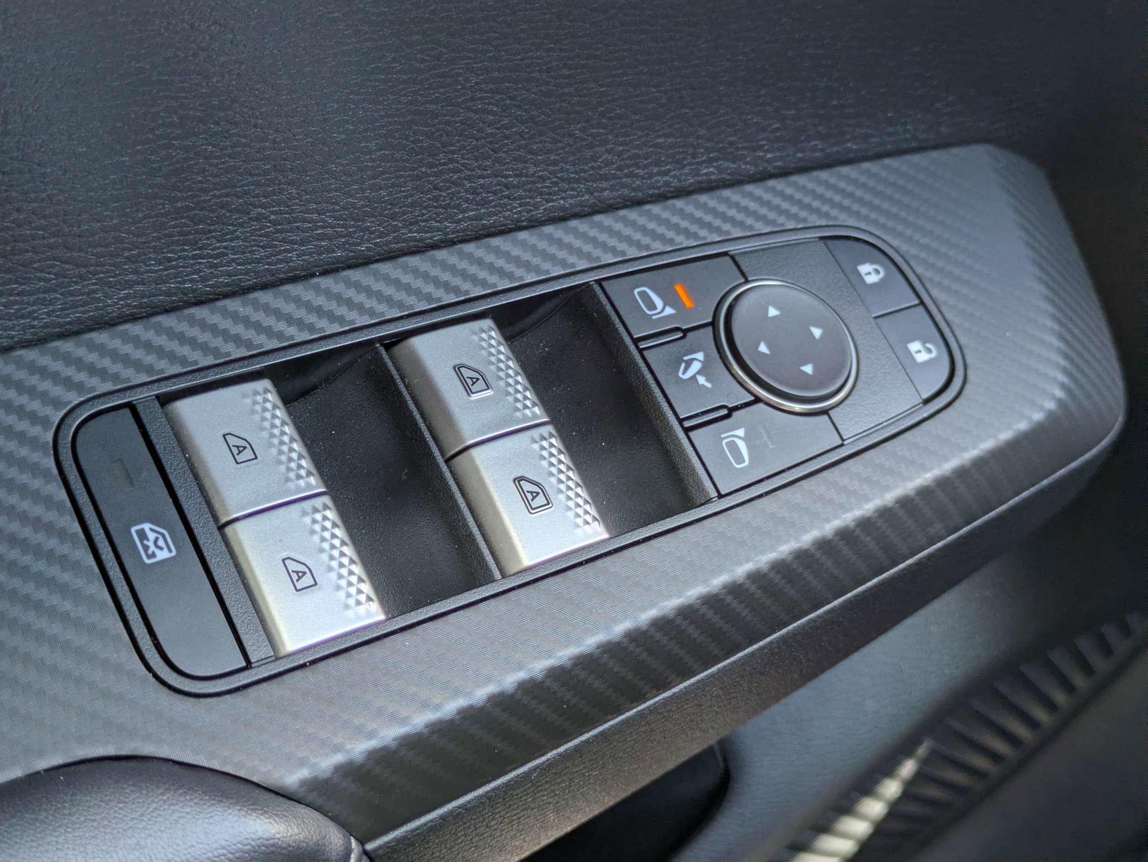 2024 Mitsubishi Outlander Base
