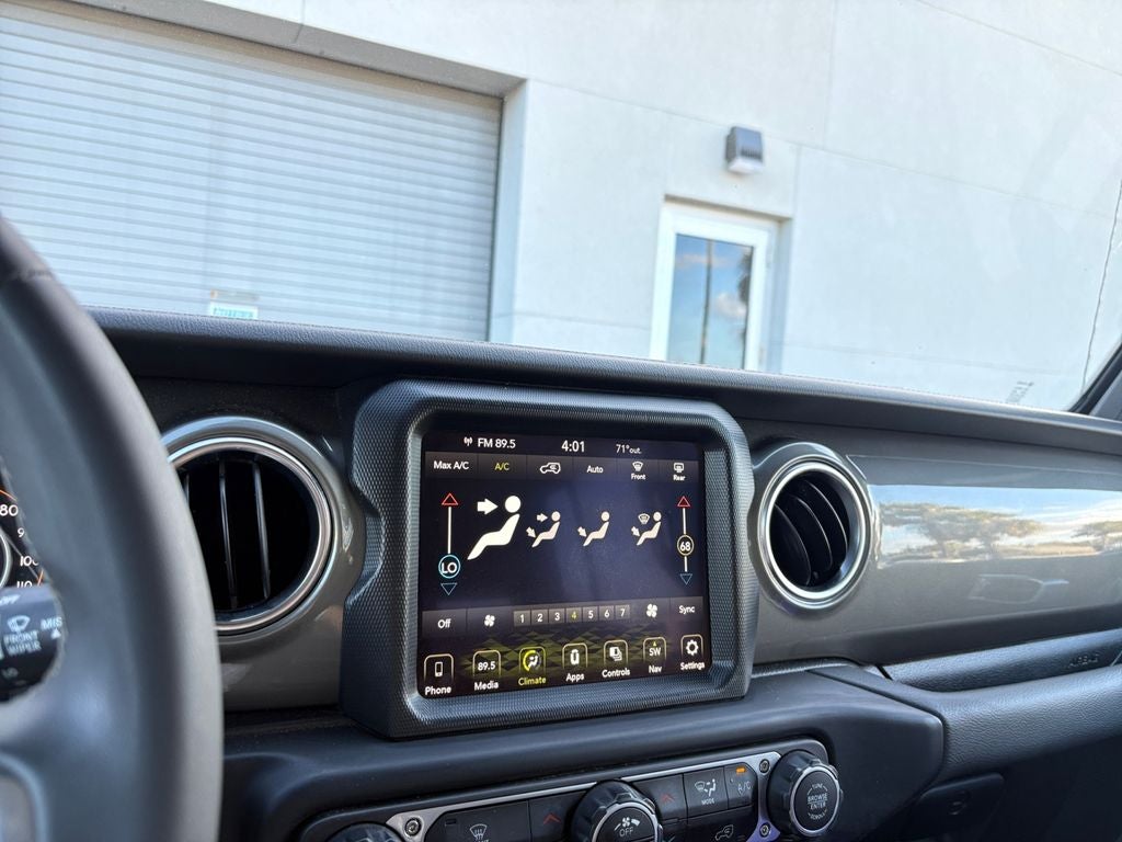 2023 Jeep Wrangler 4-Door Sahara 4x4